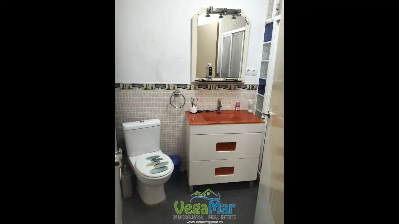 Bany de Casa o xalet en venda en Otívar