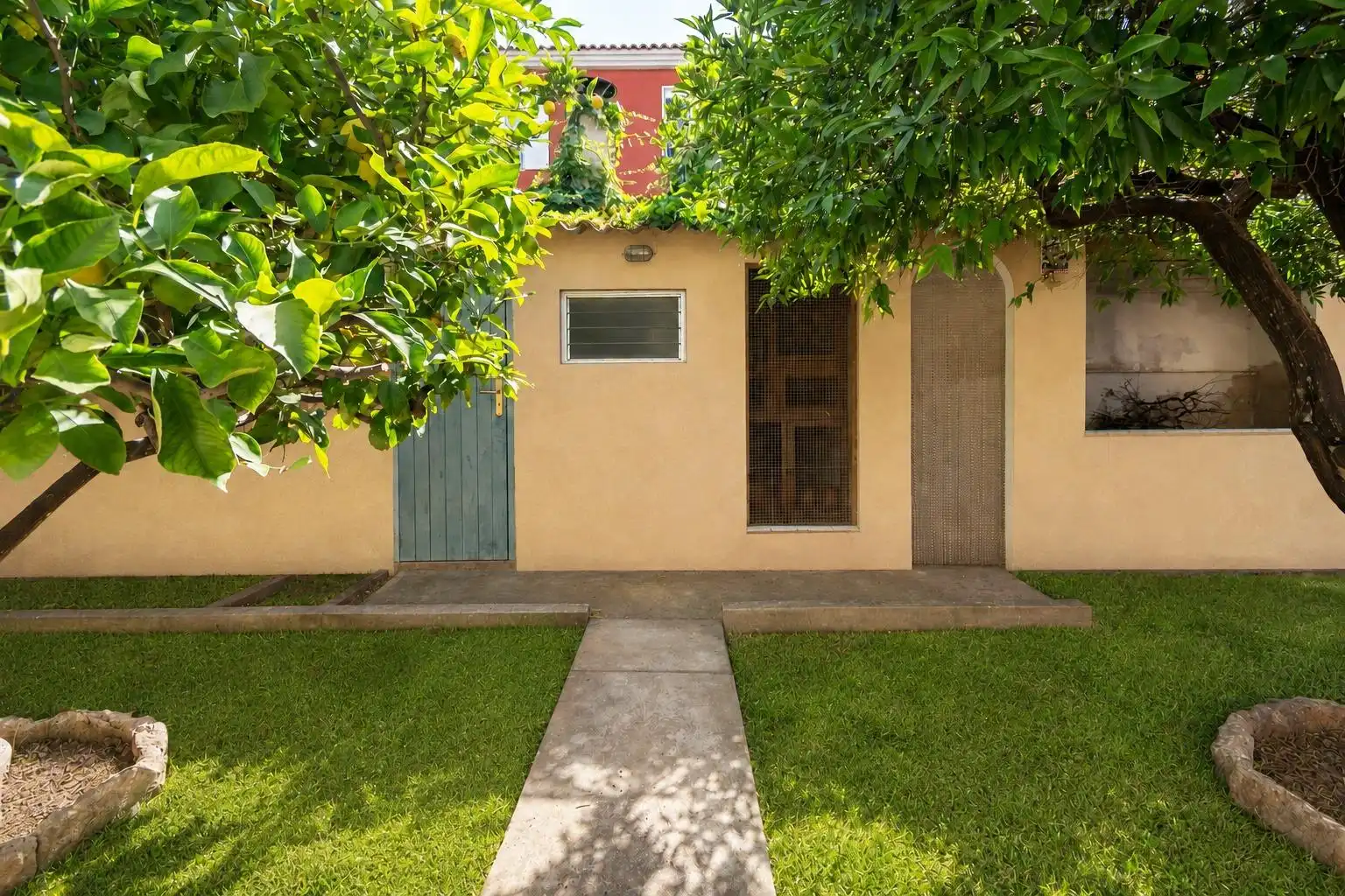 Vista exterior de Pis en venda en  Palma de Mallorca amb Aire condicionat, Jardí privat i Terrassa