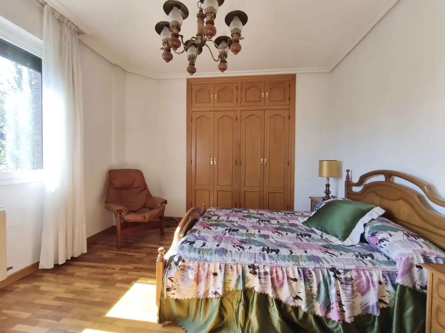 Dormitori de Casa adosada en venda en  Logroño amb Calefacció, Jardí privat i Parquet