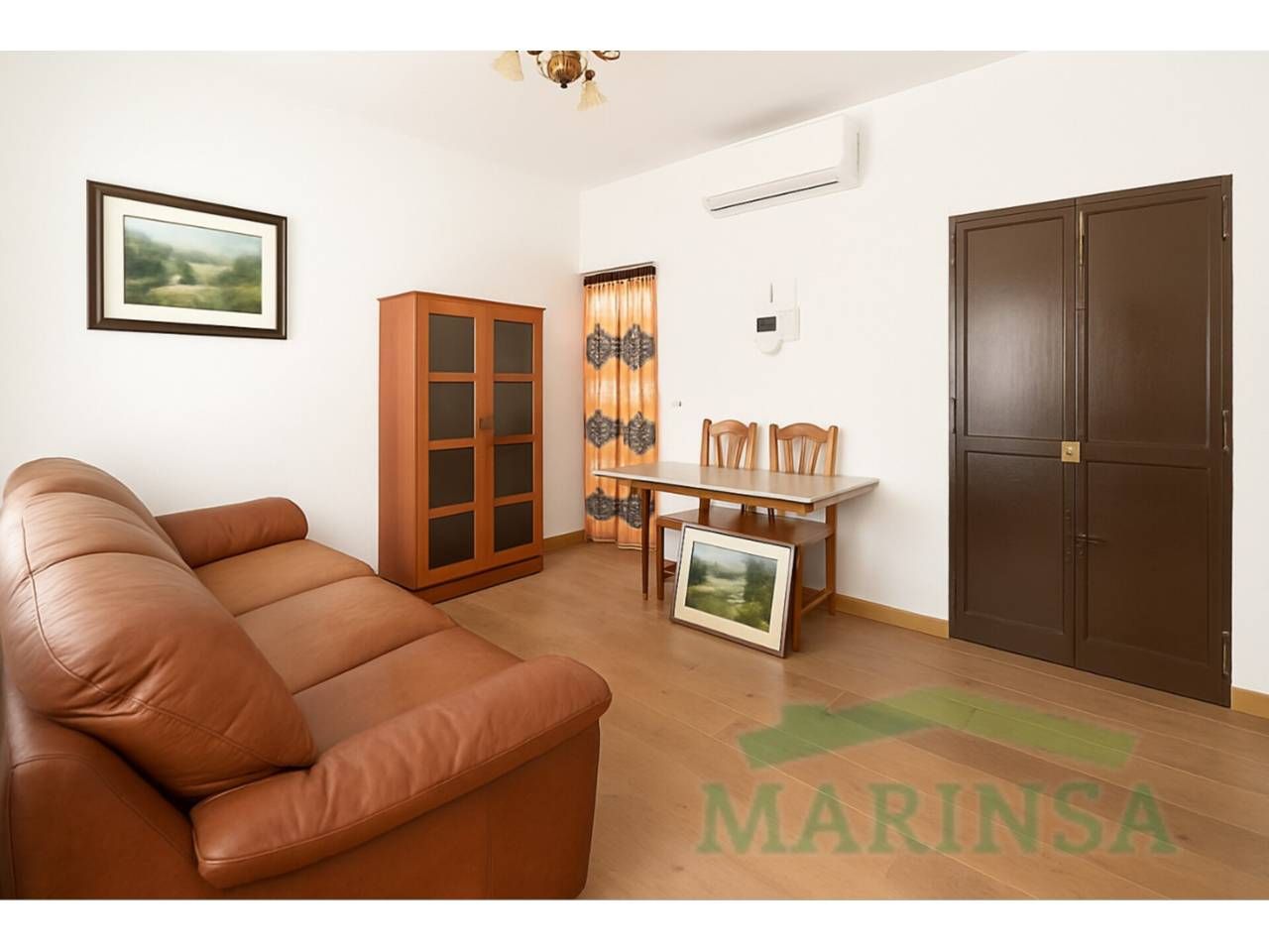 Sala d'estar de Casa o xalet en venda en Vélez-Málaga amb Aire condicionat, Terrassa i Moblat