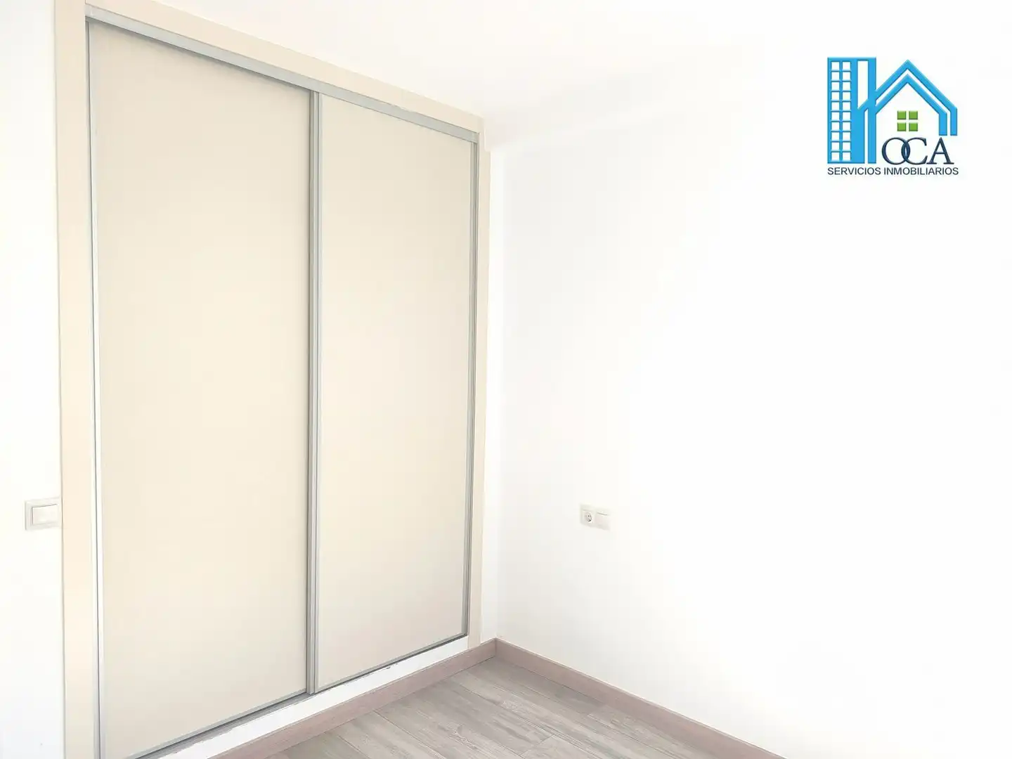Habitación de Piso en venta en Móstoles con Aire acondicionado, Jardín privado y Piscina comunitaria