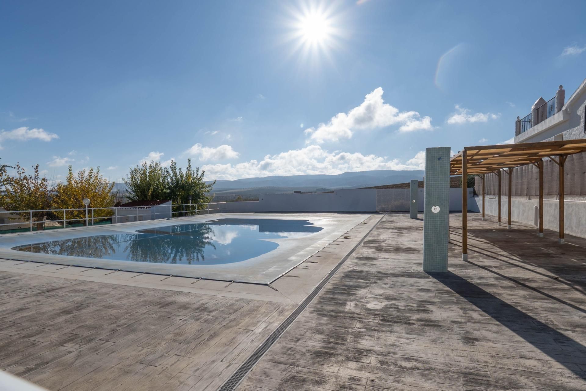 Piscina de Casa o xalet en venda en Ventas de Huelma amb Jardí privat, Terrassa i Balcó