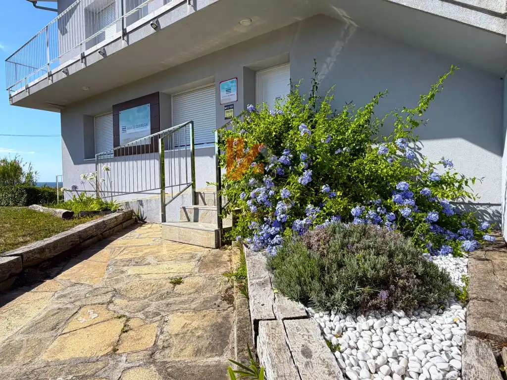 Terrassa de Casa o xalet en venda en Porto do Son amb Jardí privat, Terrassa i Moblat