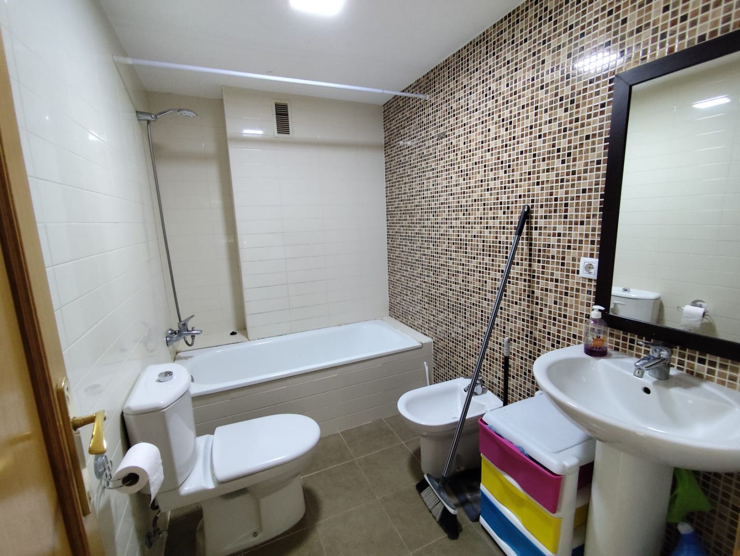 Baño de Piso en venta en Soneja con Aire acondicionado, Trastero y Amueblado
