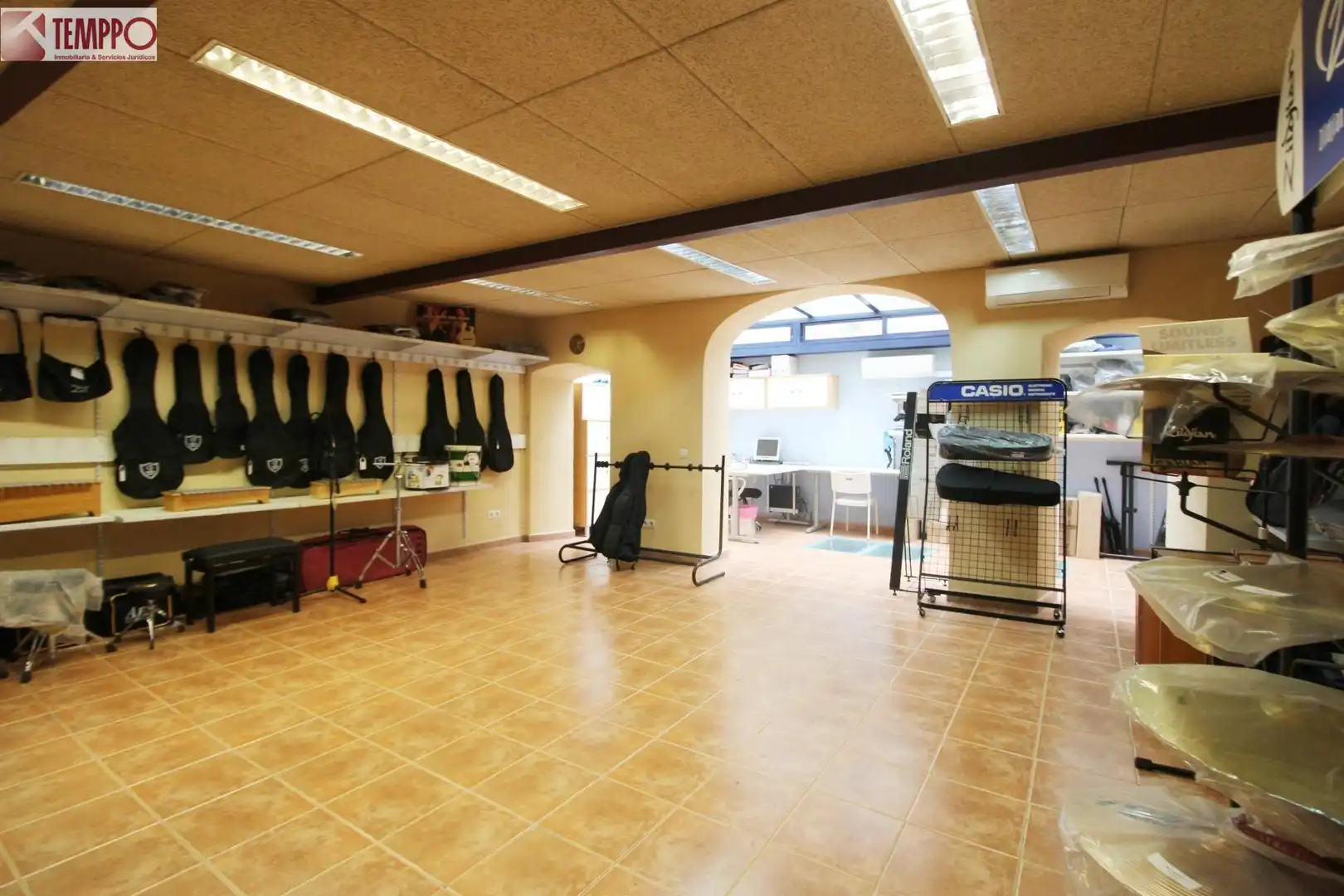 Casa adosada en venta en Carrer MURALLA, Centre