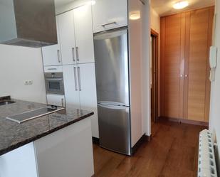 Apartment to rent in Calle de la Primavera, Cuatro Caminos - Plaza de la Cubela
