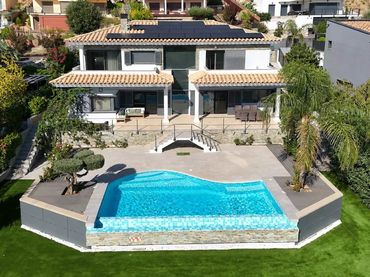 Casa amb piscina en venda a Carrer Muntanyeta 31