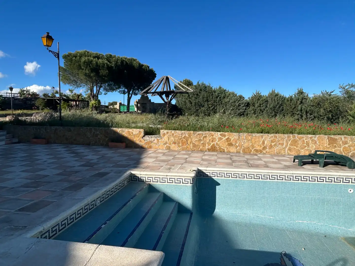 Piscina de Finca rústica en venta en Navas del Rey con Calefacción, Jardín privado y Terraza