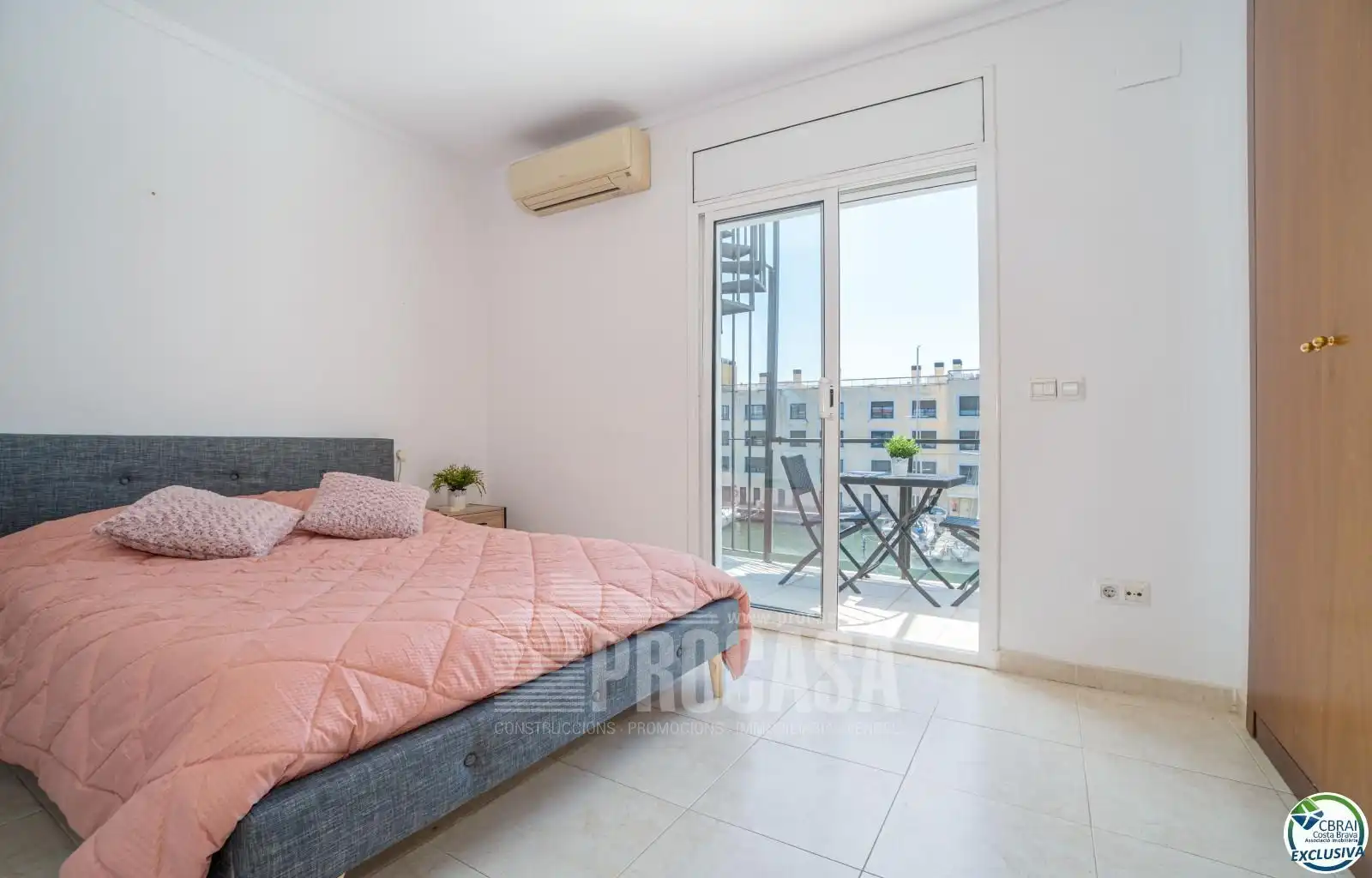Dormitori de Casa adosada en venda en Empuriabrava amb Aire condicionat, Calefacció i Traster