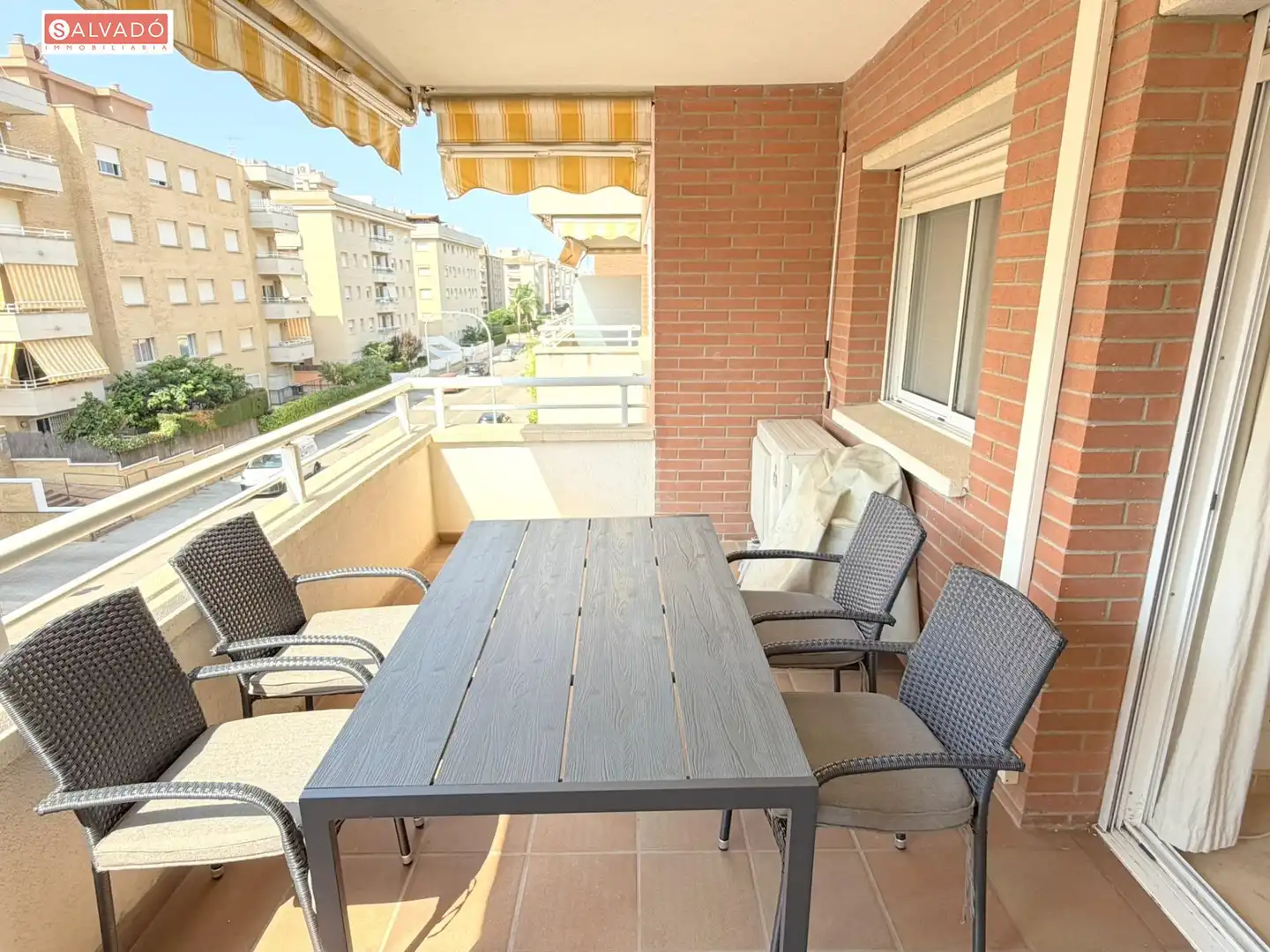 Terrasse von Wohnung zum Verkauf in Calafell mit Klimaanlage, Privatgarten und Terrasse