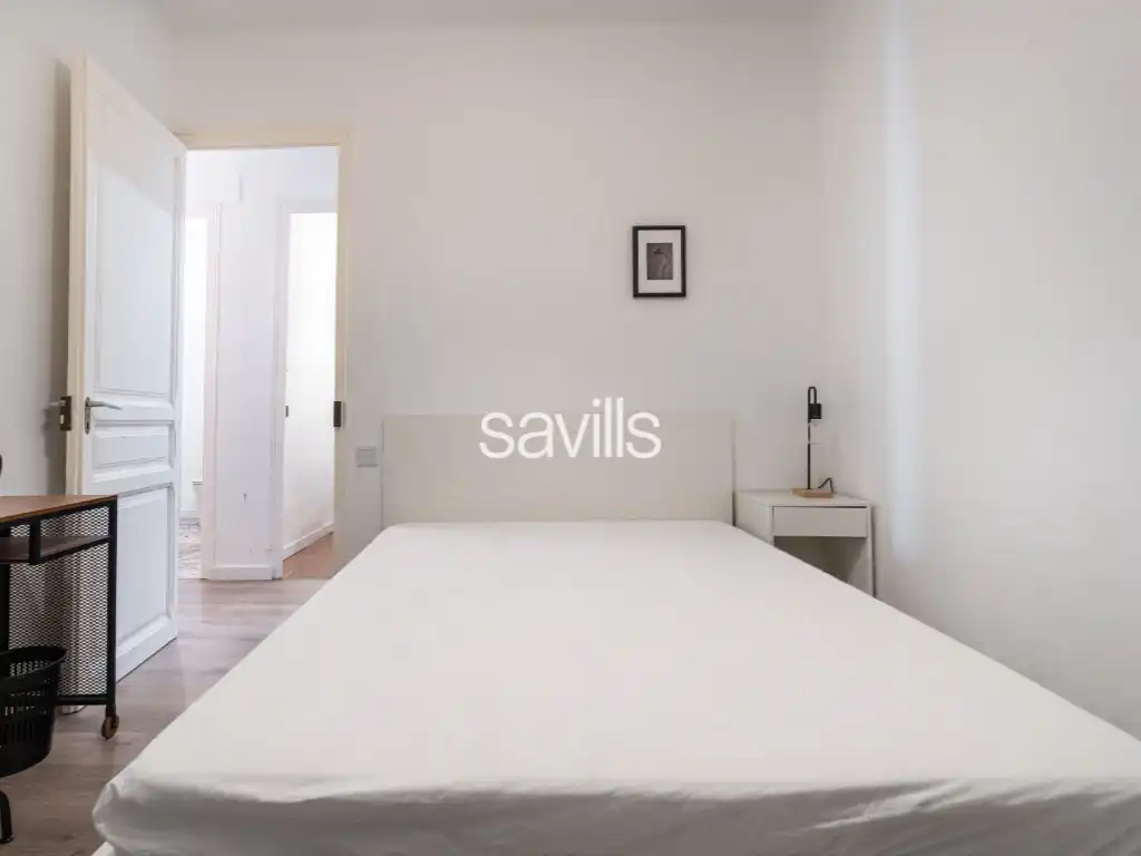 Schlafzimmer von Wohnungen zum Verkauf in Barcelona mit Möbliert und Balkon