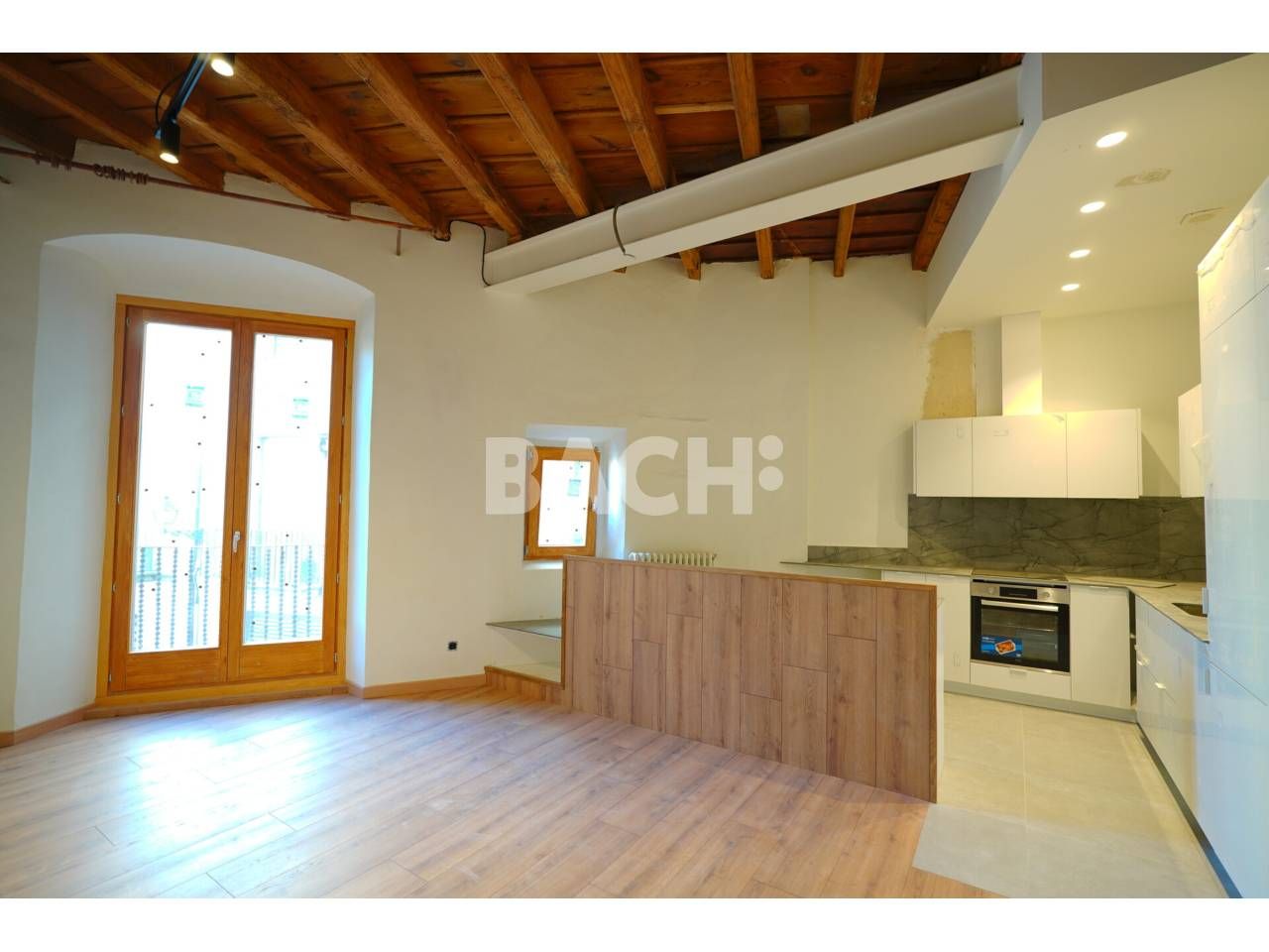 Kitchen of Flat to rent in Vic  with Balcony