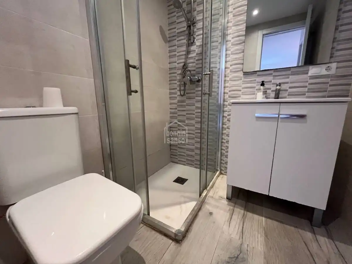 Bany de Apartament en venda en Sant Lluís amb Jardí privat, Terrassa i Moblat