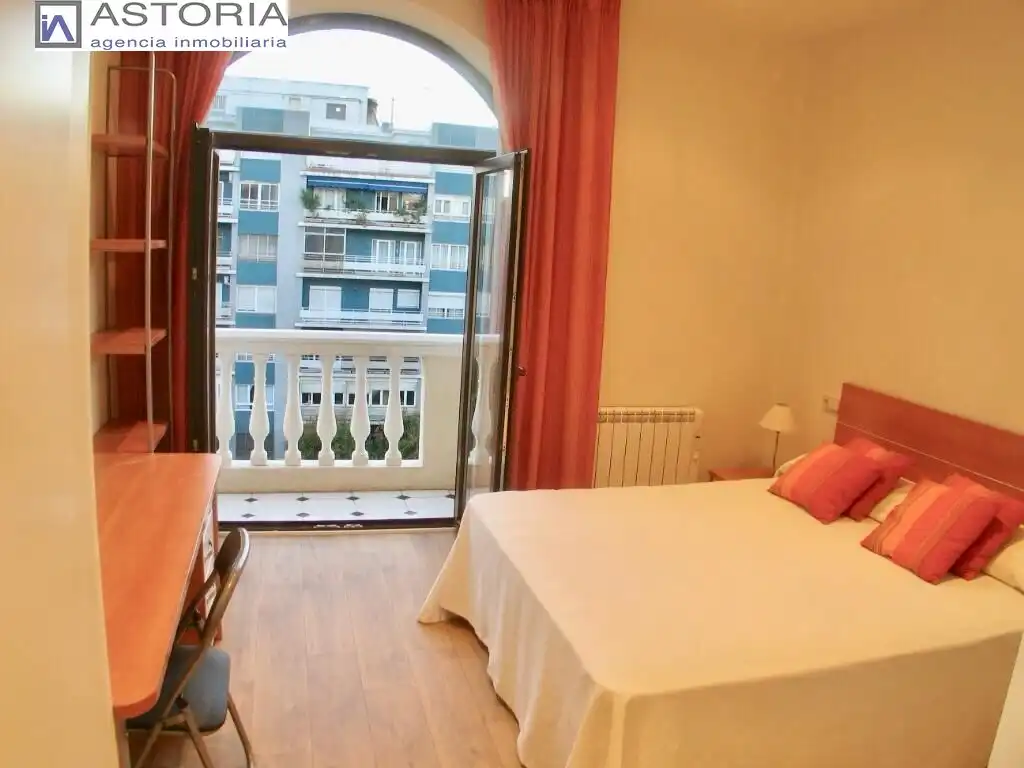 Flat for rent in Avenida Avenida Constitución, Plaza de Toros