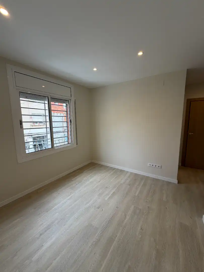 Bedroom of Flat for sale in Terrassa