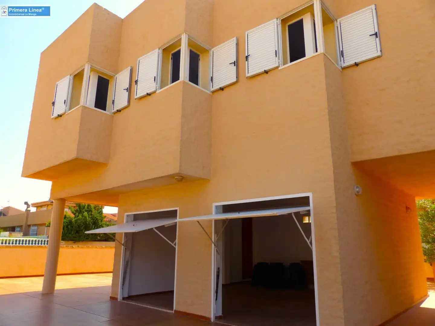Vista exterior de Casa o chalet en venta en La Manga del Mar Menor con Jardín privado, Terraza y Trastero