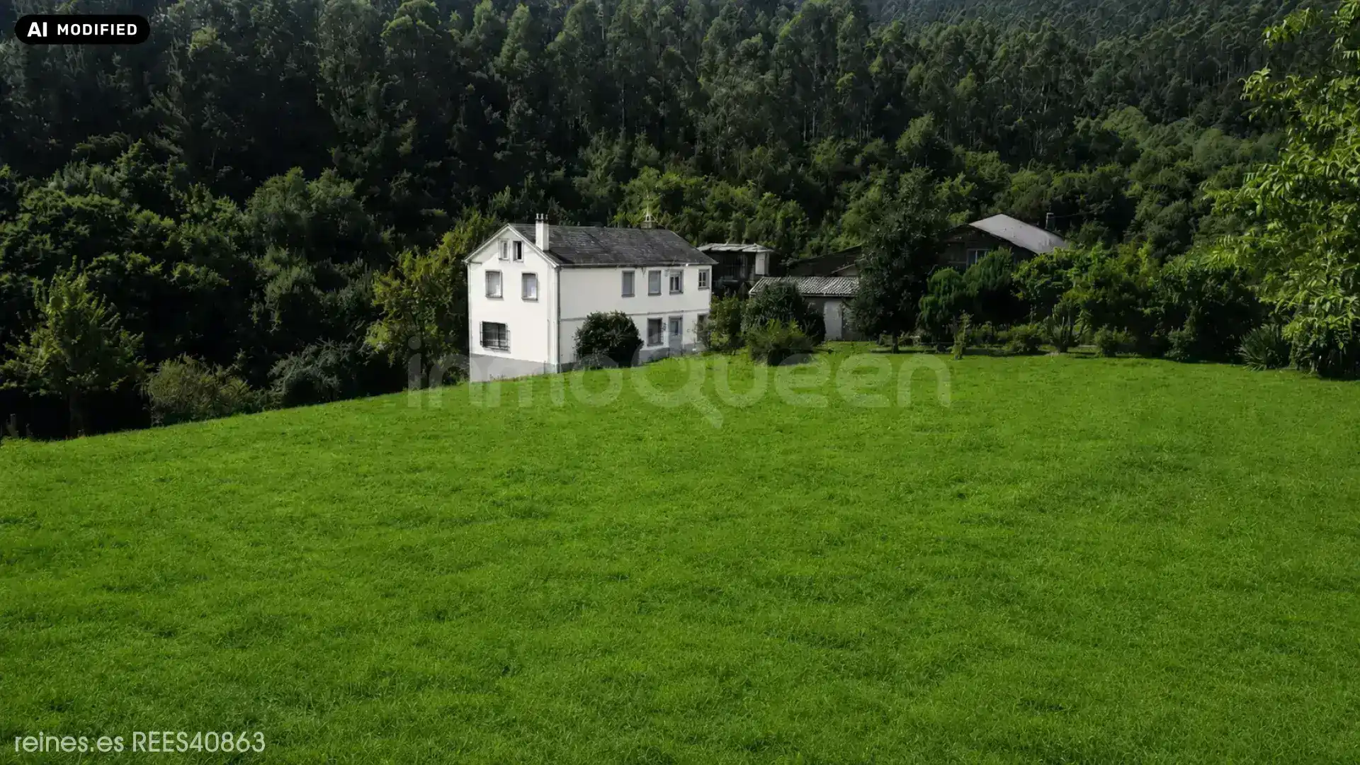 Houses for sale in Trabada  with Air Conditioner, Heating and Private garden