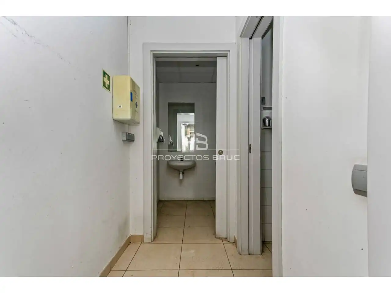 Business premises for sale in Calle Mosén Jacinto Verdaguer, imagen 20