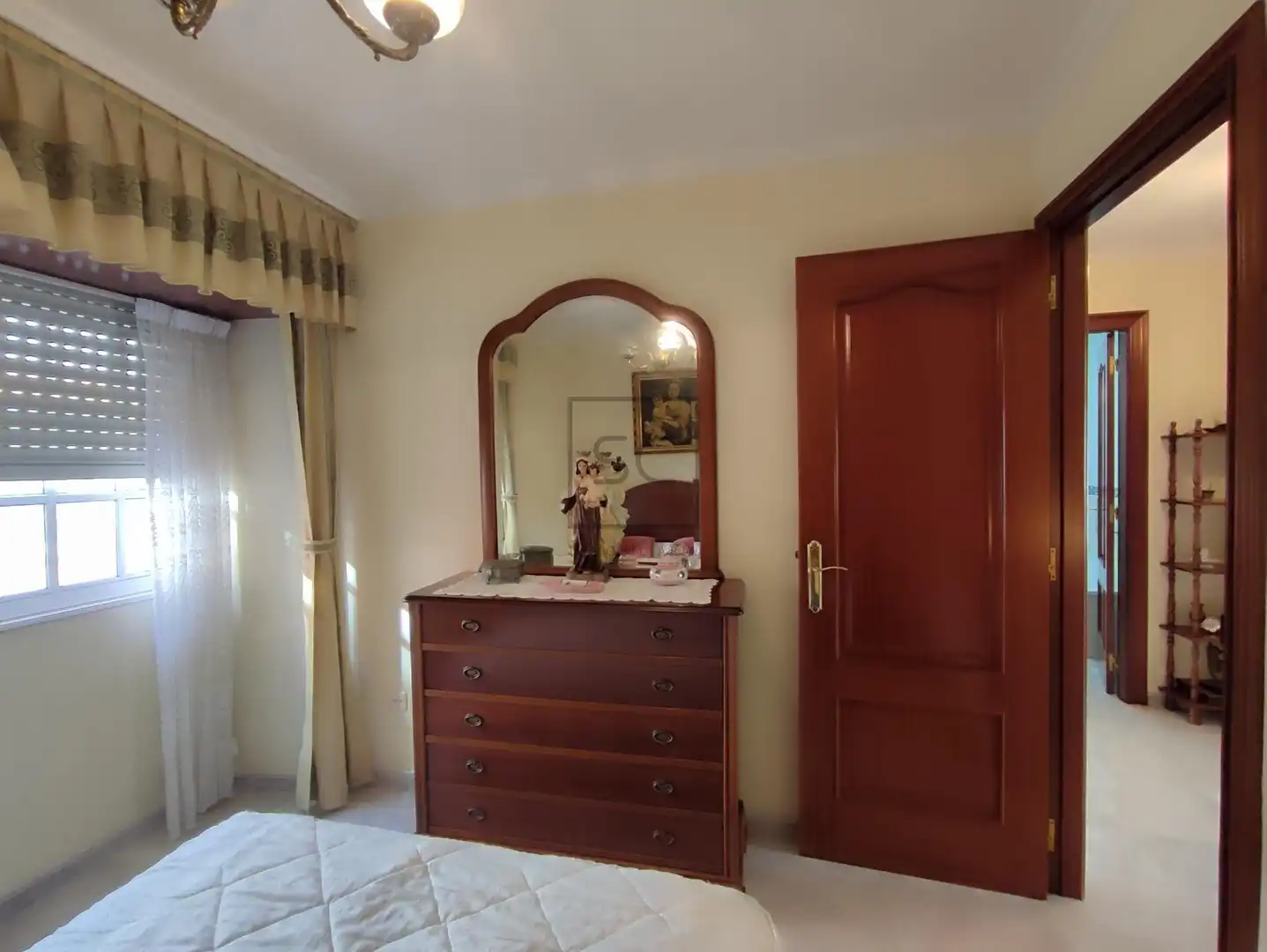 Schlafzimmer von Einfamilien-Reihenhaus zum Verkauf in Ares mit Terrasse, Abstellraum und Möbliert