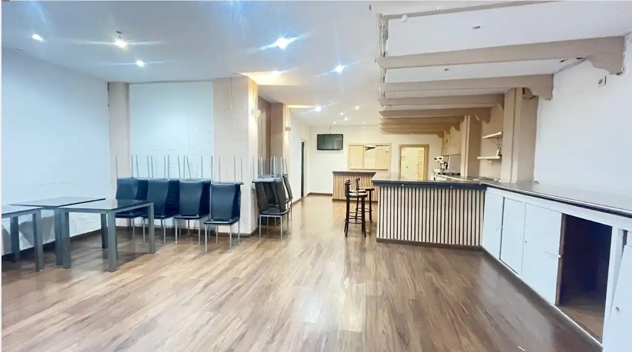 Local comercial de lloguer a RODRIGUEZ FABRES