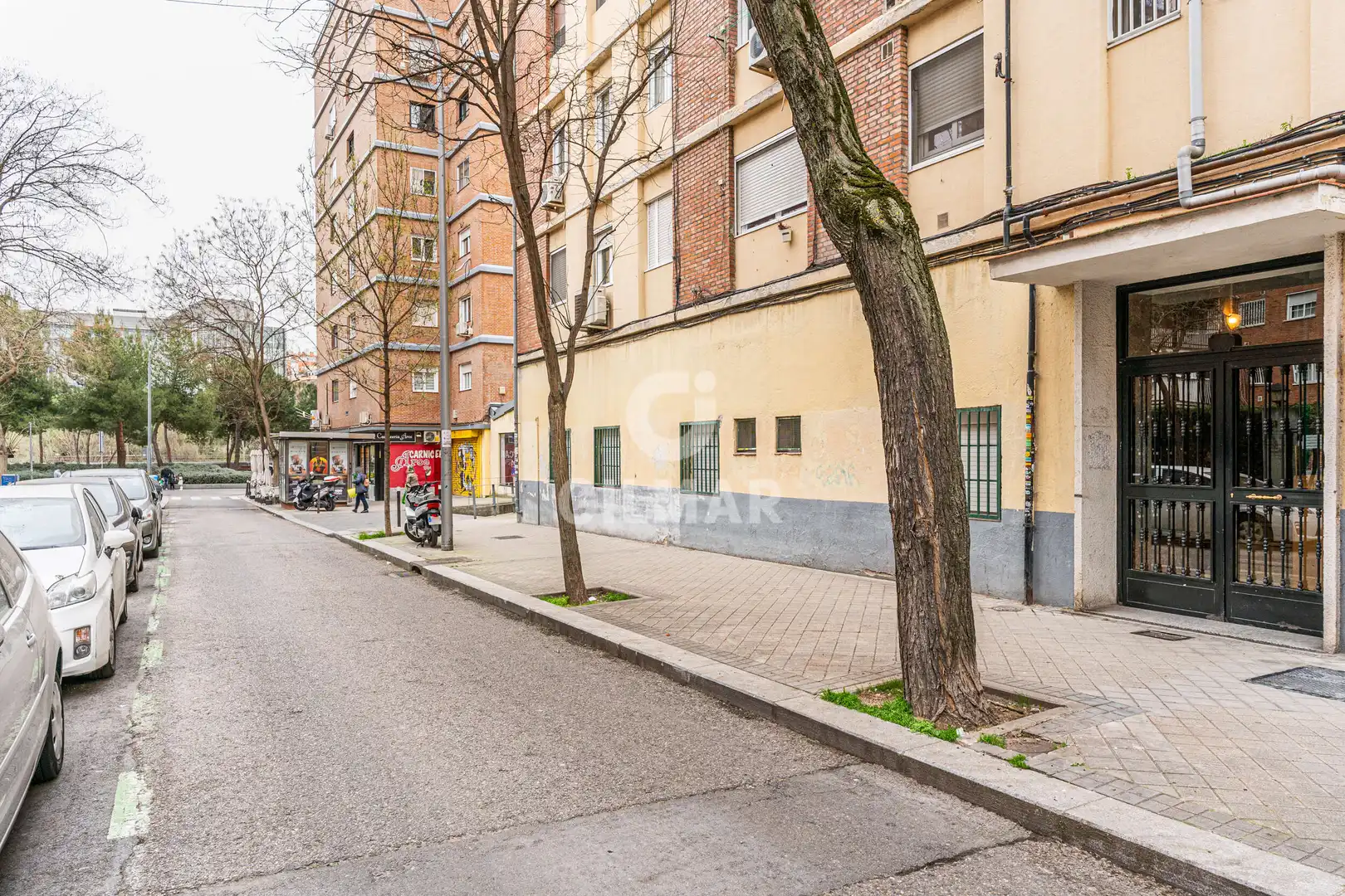 Vista exterior de Piso en venta en Madrid con Calefacción