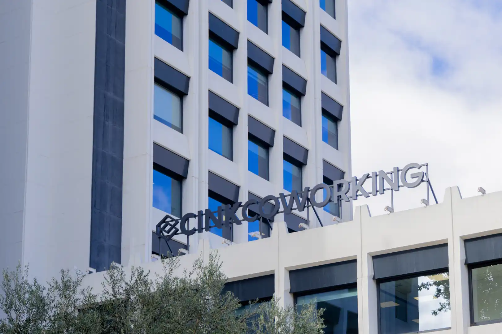 Vista exterior de Oficina de lloguer en Madrid amb Aire condicionat, Calefacció i Moblat