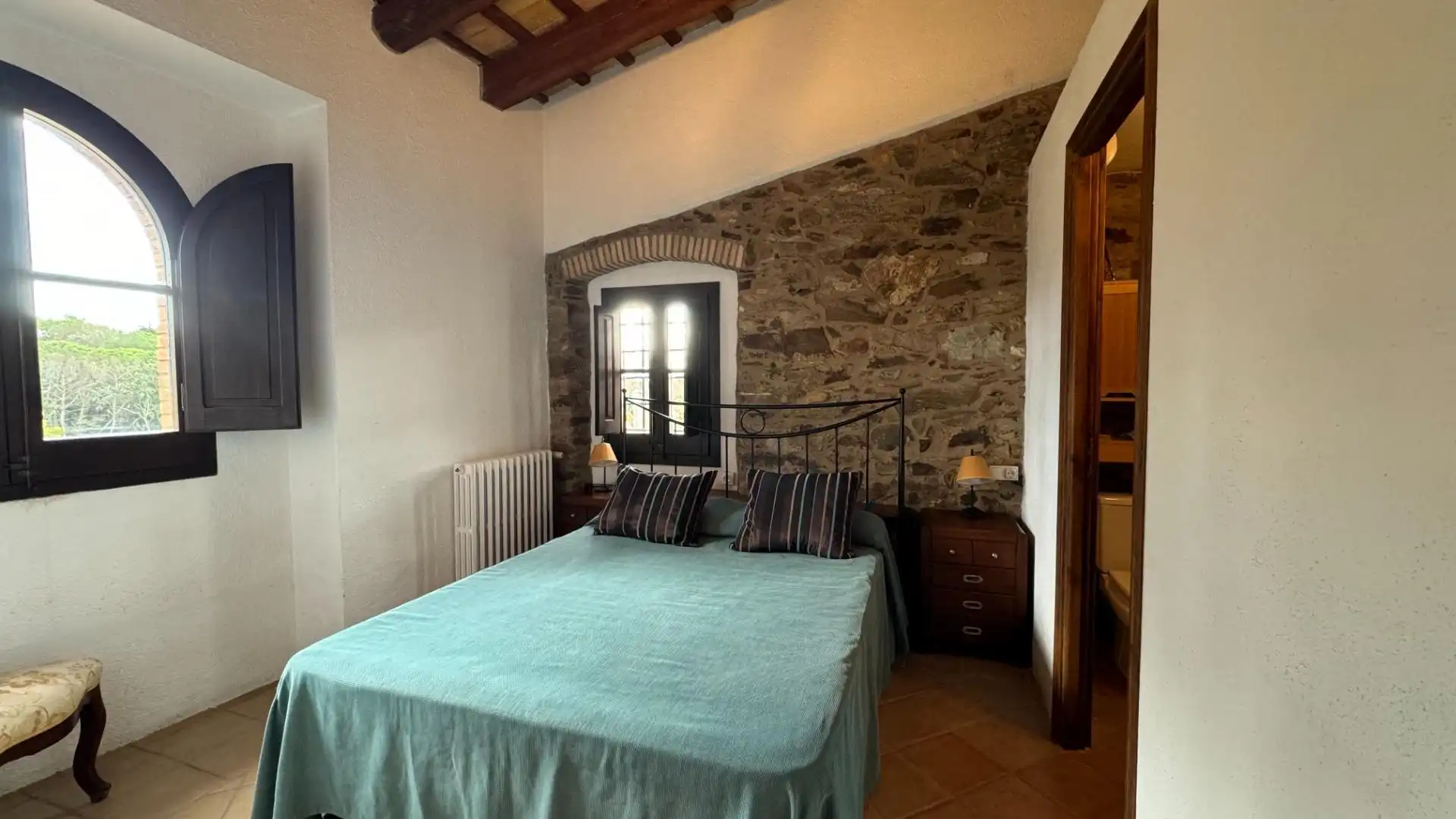 Habitación de Casa o chalet en venta en Llambilles con Calefacción, Jardín privado y Terraza
