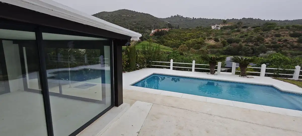 Piscina de Casa o xalet en venda en Marbella amb Aire condicionat, Jardí privat i Piscina