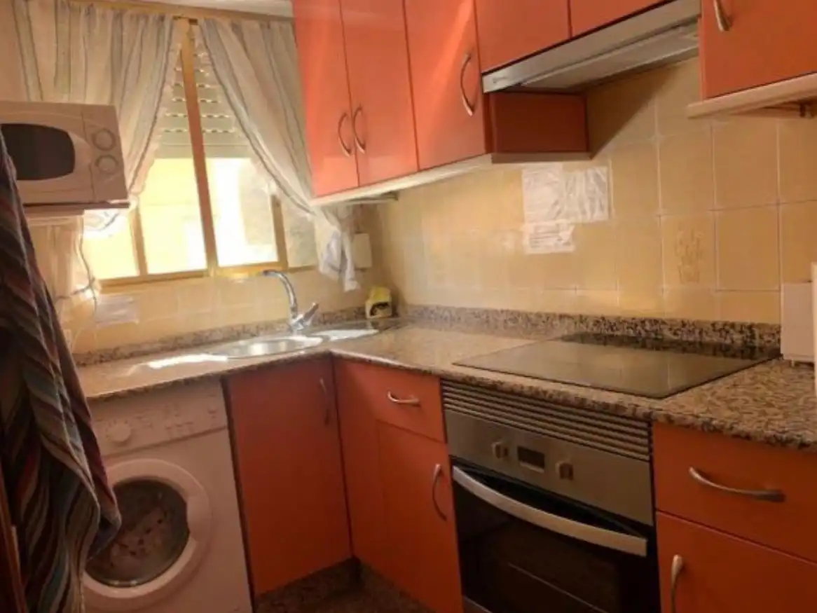 Cocina de Piso de alquiler en Santa Pola con Amueblado, Lavadora y Microondas