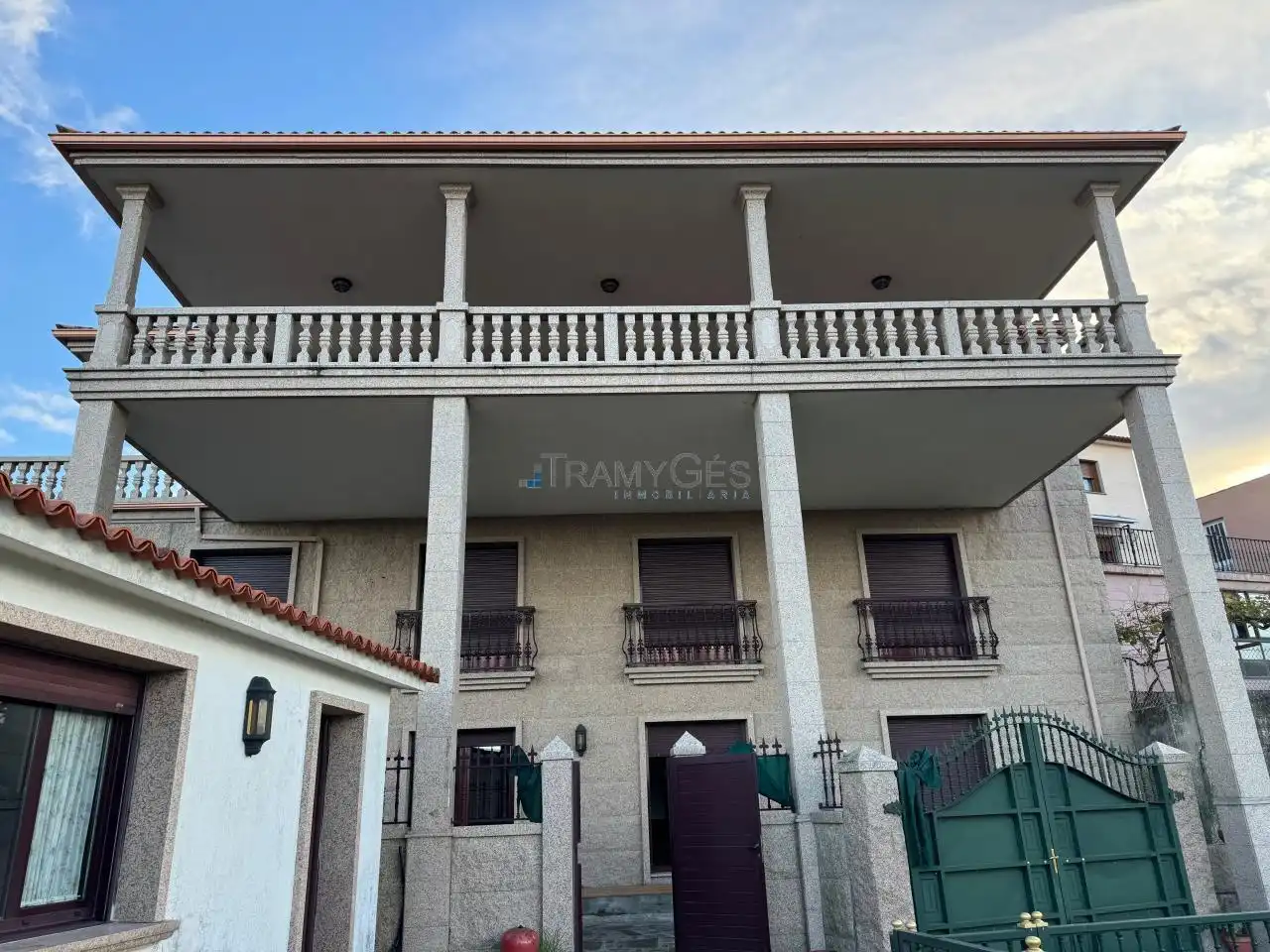 Vista exterior de Casa o chalet en venta en Vilagarcía de Arousa con Calefacción, Jardín privado y Terraza