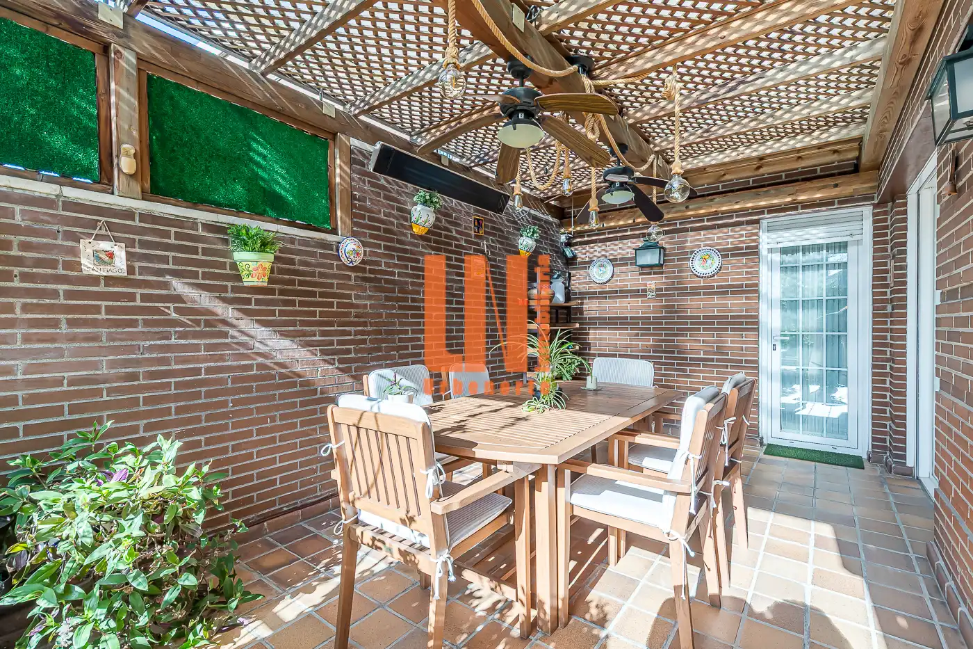 Terraza de Casa adosada en venta en Madrid con Aire acondicionado, Calefacción y Jardín privado