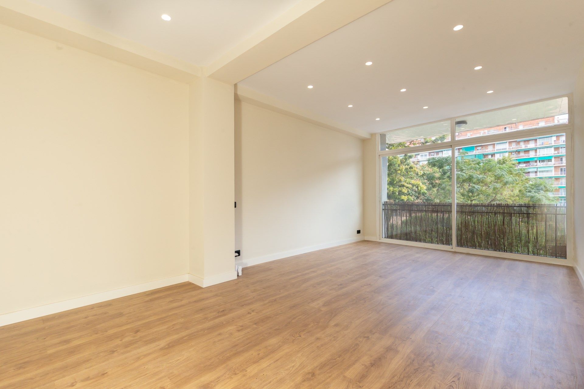 Sala d'estar de Pis en venda en  Barcelona Capital amb Aire condicionat, Calefacció i Balcó