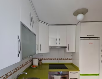 Foto 4 de Apartamento de alquiler en Santa Cristina - San Rafael, Málaga Capital