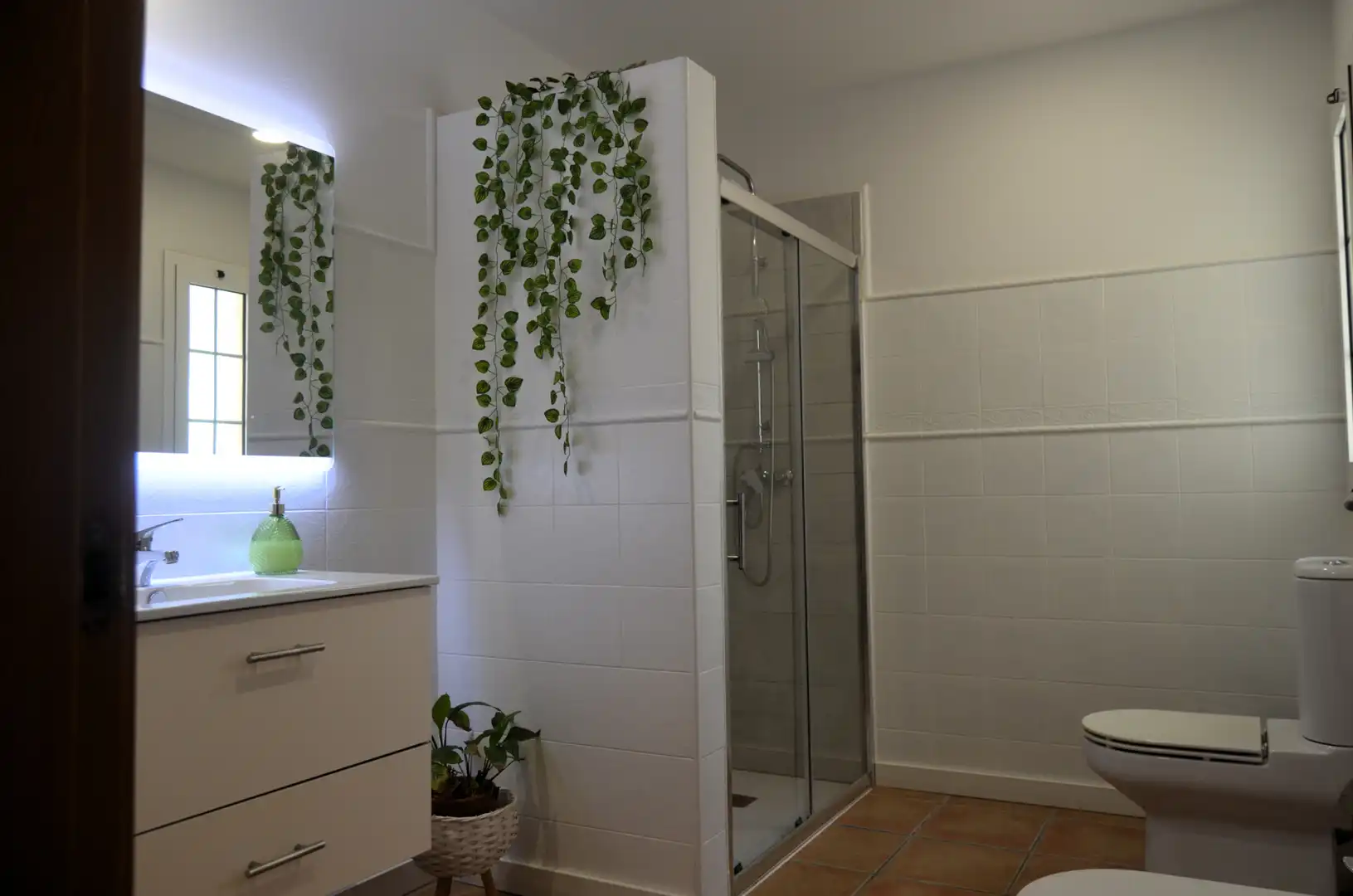 Bany de Casa o xalet en venda en La Oliva amb Aire condicionat, Jardí privat i Terrassa
