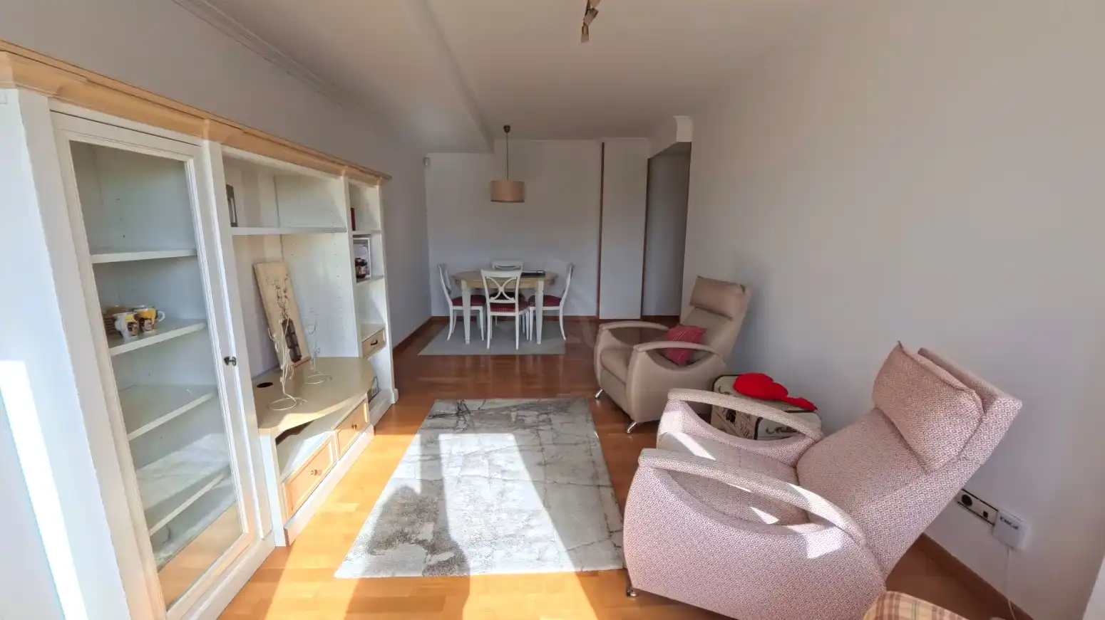 Sala de estar de Piso de alquiler en  Logroño con Aire acondicionado, Calefacción y Jardín privado