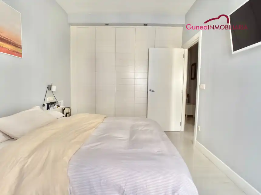 Schlafzimmer von Wohnung zum Verkauf in Donostia - San Sebastián 