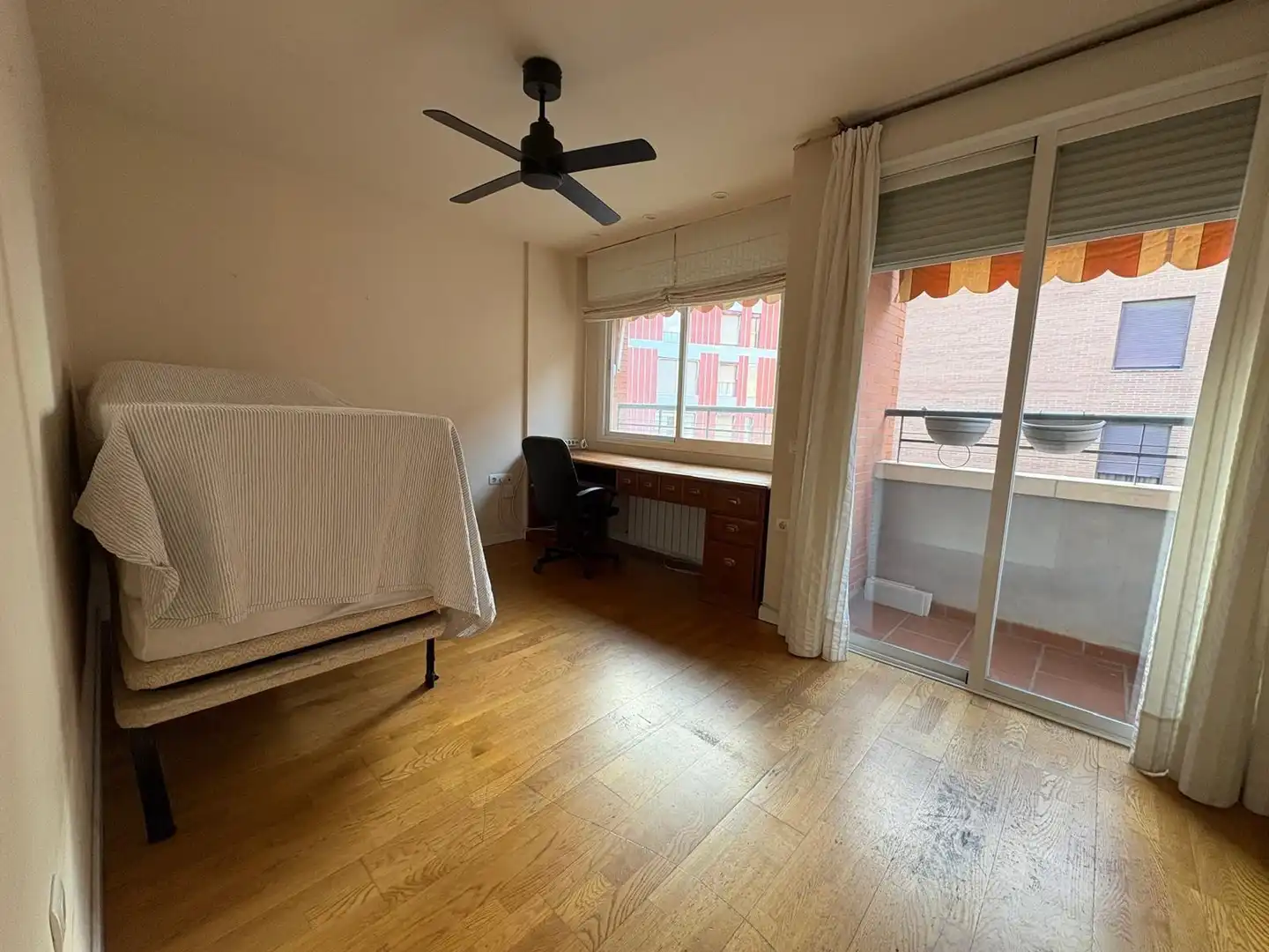 Schlafzimmer von Wohnung zum Verkauf in Córdoba mit Klimaanlage, Heizung und Terrasse
