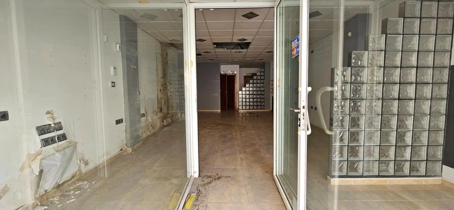 Local comercial en venda a Casco Urbano, imagen 2