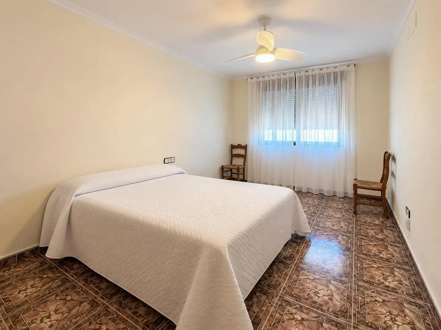 Habitación de Casa o chalet de alquiler en Rafelbuñol / Rafelbunyol, Valencia