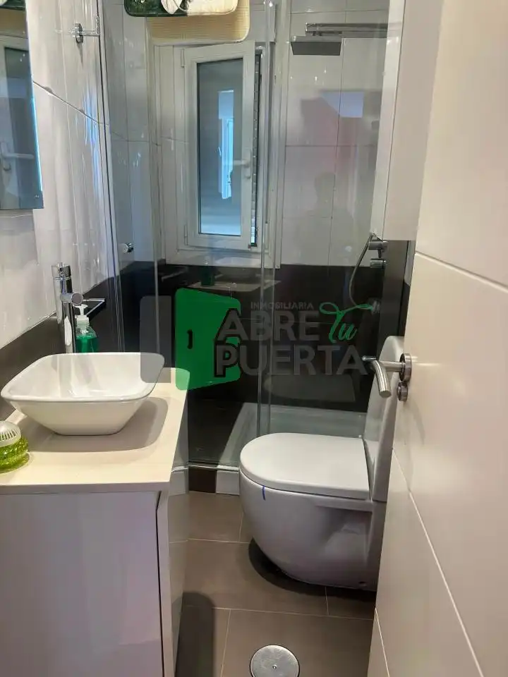 Baño de Dúplex de alquiler en Ourense Capital  con Calefacción y Terraza