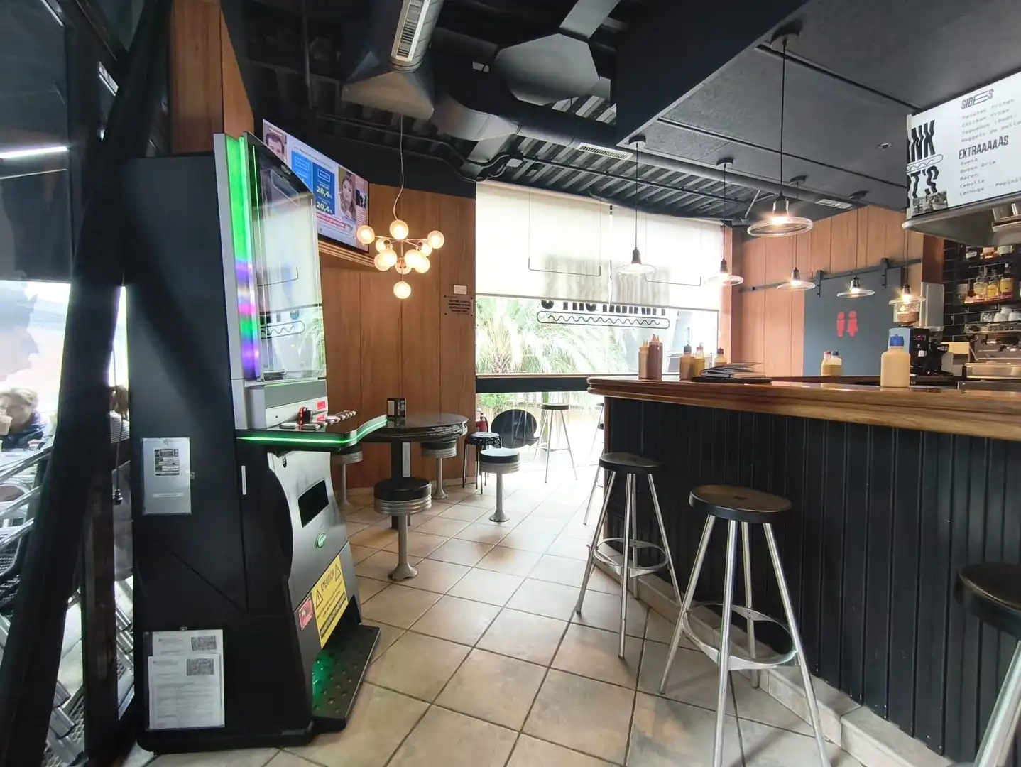 Local en traspaso en Sabadell con Aire acondicionado, Terraza y Amueblado