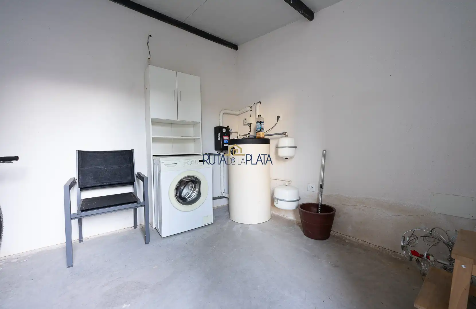 Casa adosada en venta en Roales con Calefacción, Jardín privado y Alarma