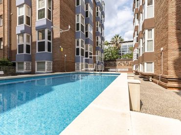 Flat with pool to rent in Sarrià - Sant Gervasi