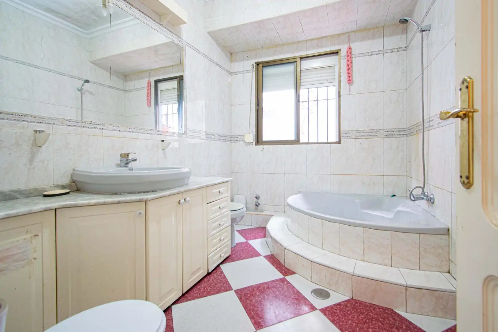 Baño de Piso en venta en Sevilla con Aire acondicionado, Calefacción y Terraza