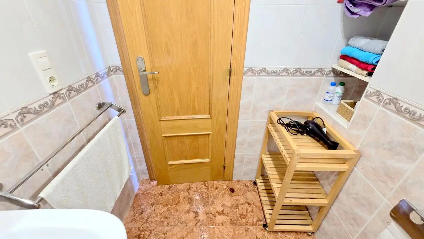 Bathroom of Apartments for rent in Gandia  with Air Conditioner, Terrace and Storage room