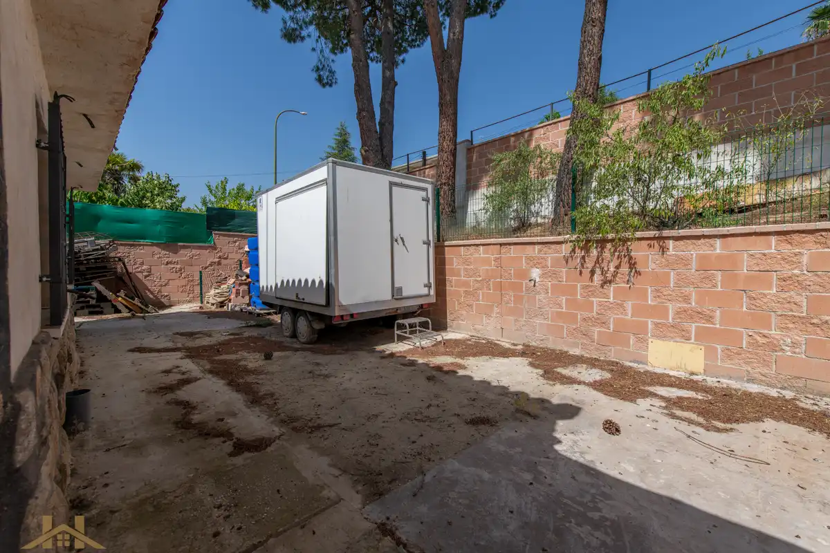 Parking of Houses for sale in Santa Cruz del Retamar  with Private garden, Terrace and Balcony