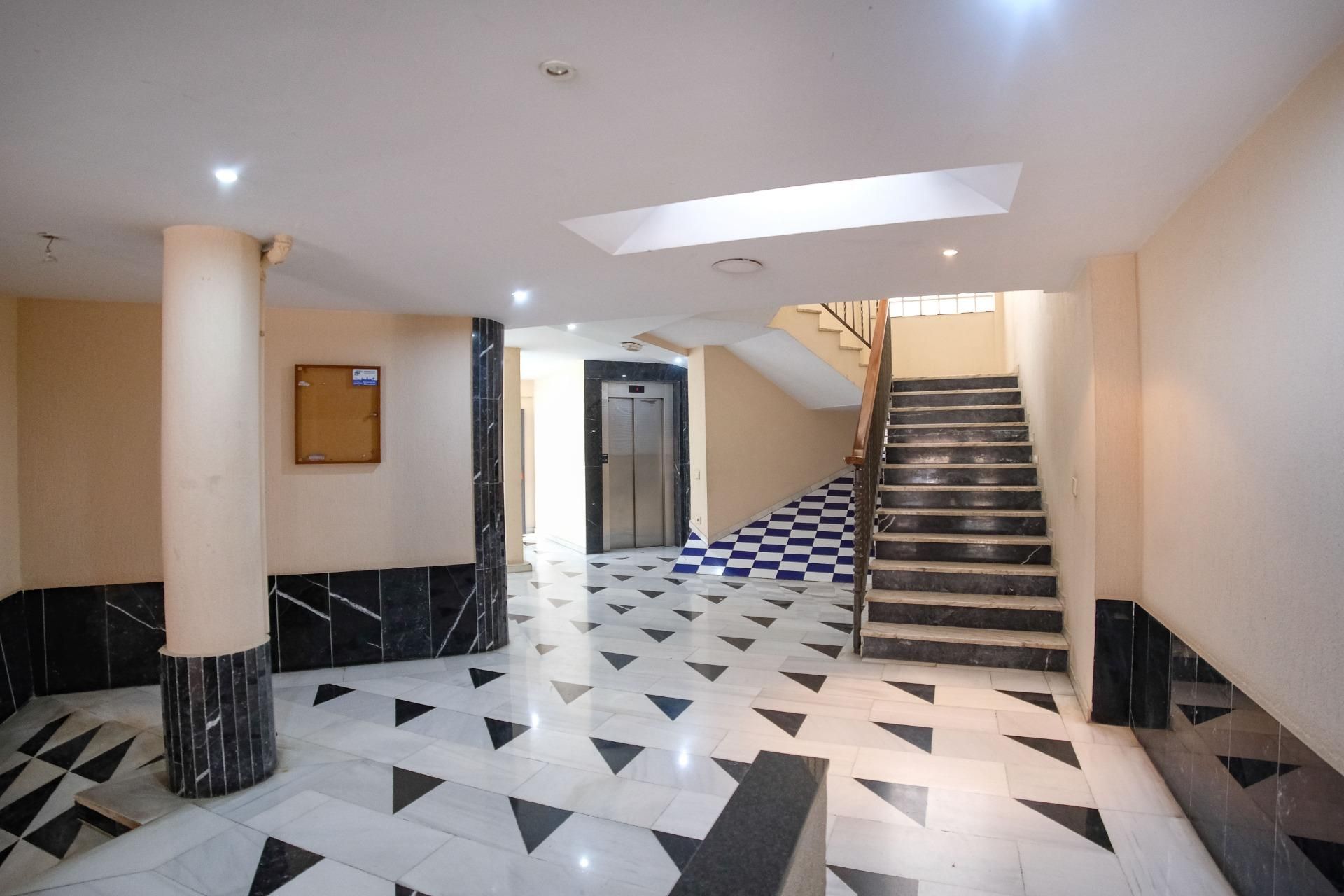 Apartament en venda en  Sevilla Capital amb Aire condicionat, Calefacció i Jardí privat