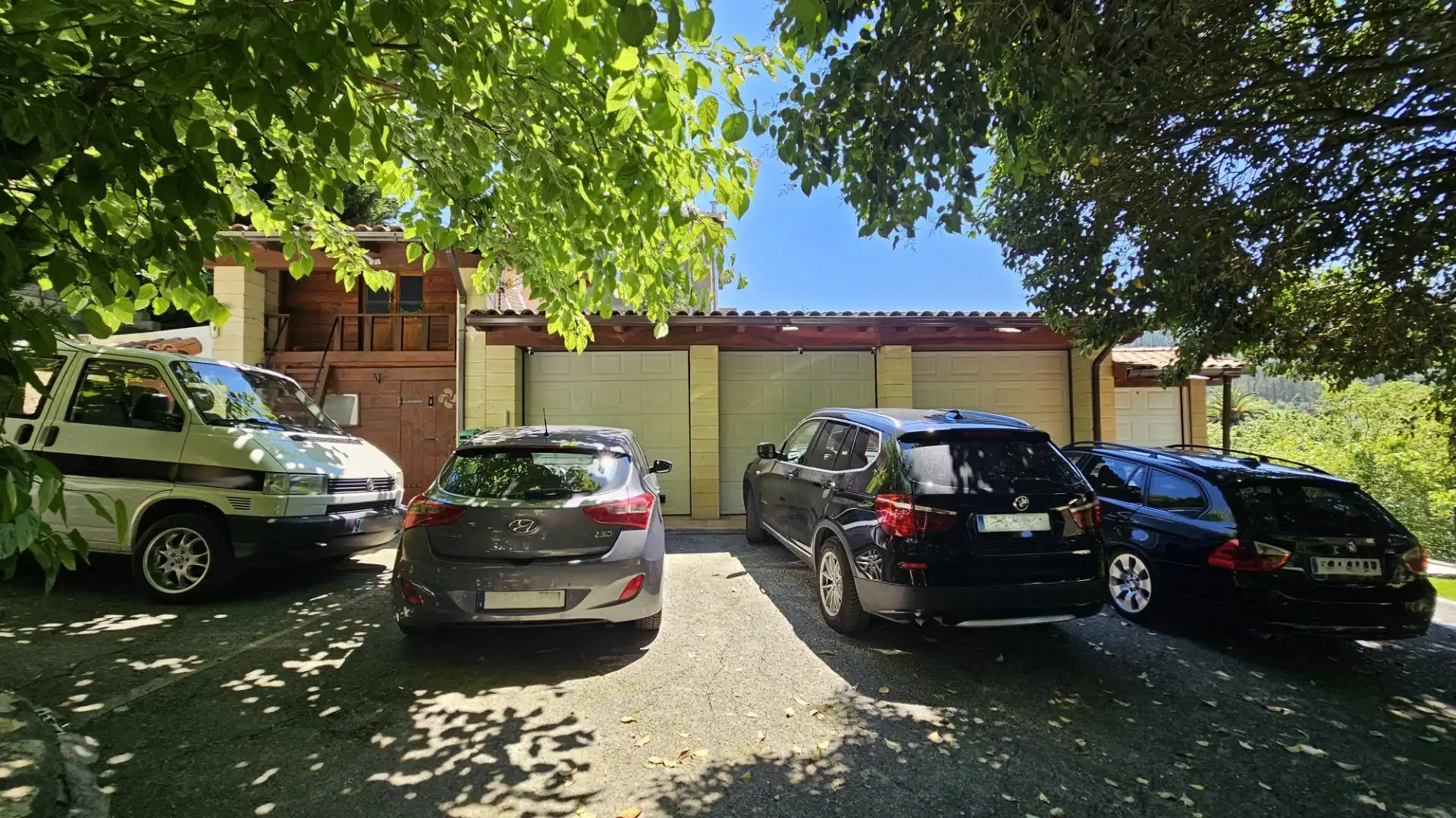 Aparcament de Casa o xalet en venda en Güeñes amb Aire condicionat, Calefacció i Jardí privat