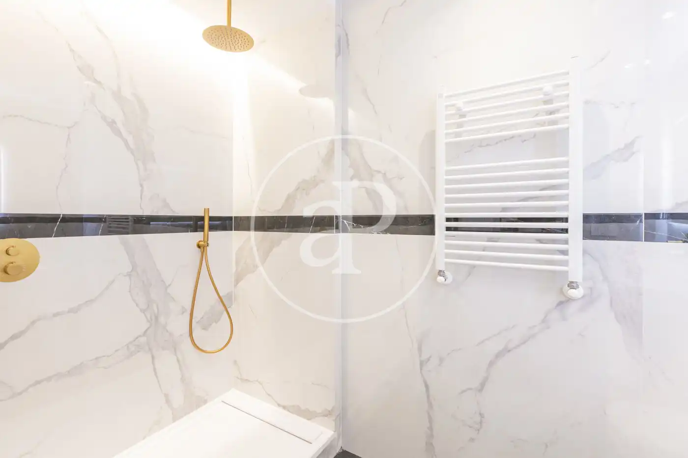 Baño de Piso en venta en Madrid con Aire acondicionado, Calefacción y Terraza