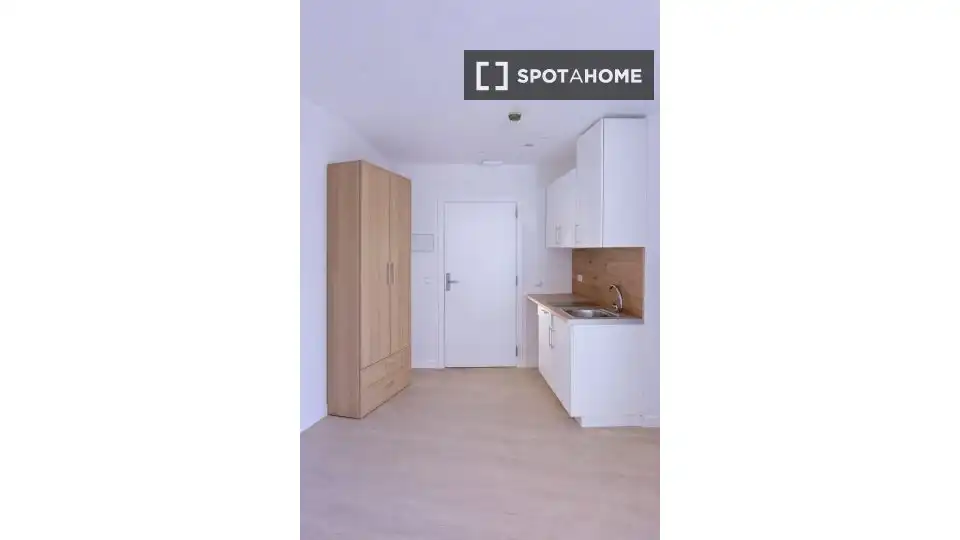 Bedroom of Study for share in Fuenlabrada  with Air Conditioner, Terrace and Furnished